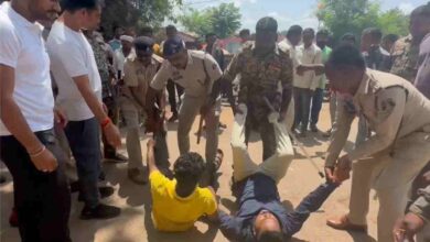 ट्रैक्टर चालकों ने शासन प्रशासन पर लगाया भेदभाव का आरोप,जानिए क्या है मामला