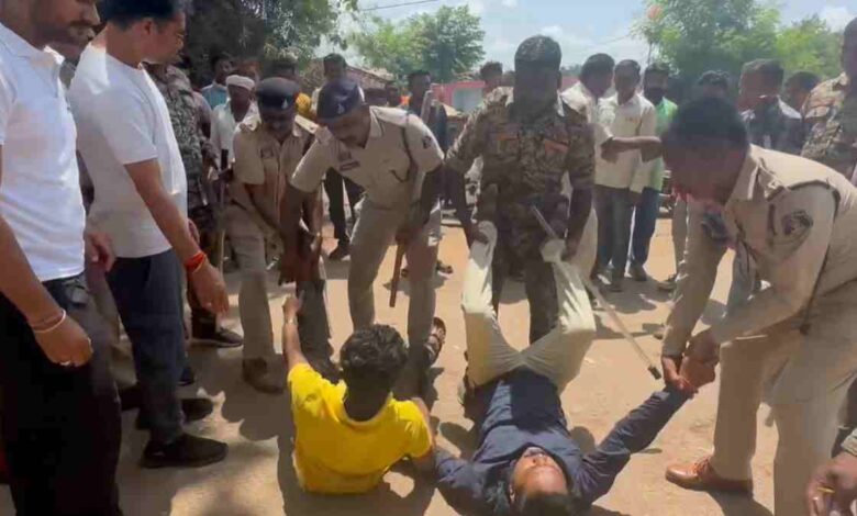 ट्रैक्टर चालकों ने शासन प्रशासन पर लगाया भेदभाव का आरोप,जानिए क्या है मामला ट्रैक्टर चालकों ने शासन प्रशासन पर लगाया भेदभाव का आरोप,जानिए क्या है मामला
