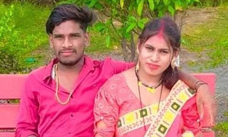 पति की आशिक से पिटाई करा कर प्रेमी संग भागी पत्नी, पढ़े पूरी खबर पति की आशिक से पिटाई करा कर प्रेमी संग भागी पत्नी, पढ़े पूरी खबर