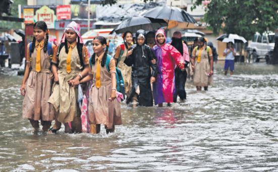 देश में मानसून ने पकड़ी रफ़्तार, कई राज्य बारिश से तरबतर देश में मानसून ने पकड़ी रफ़्तार, कई राज्य बारिश से तरबतर