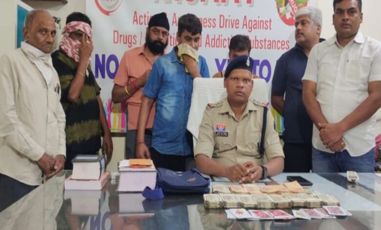 होटल के बंद कमरे में रसूखदारों की फड़, 6 धराए होटल के बंद कमरे में रसूखदारों की फड़, 6 धराए