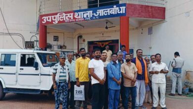 चार करोड़ की सड़क को किसान ने बनाया खेत, पढ़े पूरी खबर