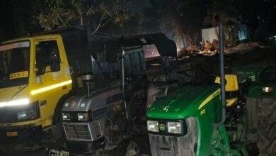 अवैध परिवहन और उत्खनन पर प्रशासन की कार्रवाई, 14 गाड़ियां जब्त