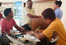 मिस ब्रांडिंग सामान बेचने पर संचालकों पर गिरी गाज