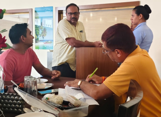 मिस ब्रांडिंग सामान बेचने पर संचालकों पर गिरी गाज मिस ब्रांडिंग सामान बेचने पर संचालकों पर गिरी गाज