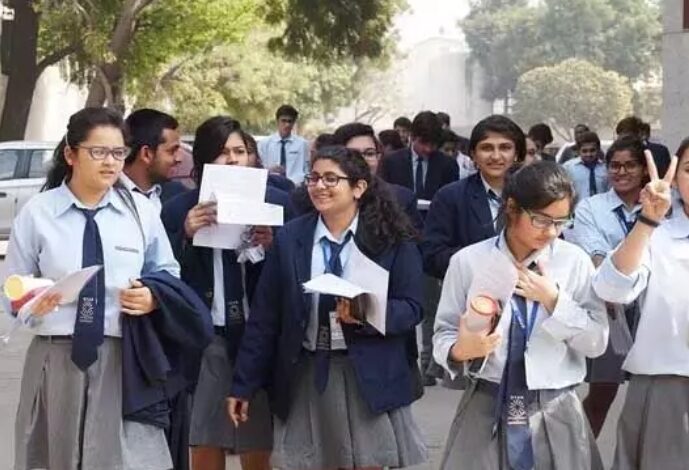 CBSE ने दी मंजूरी, अब साल में दो बार होगी 10वीं बोर्ड परीक्षा CBSE ने दी मंजूरी, अब साल में दो बार होगी 10वीं बोर्ड परीक्षा