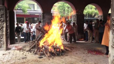 पद्मश्री कवि डॉक्टर सुरेंद्र दुबे पंचतत्व में विलीन