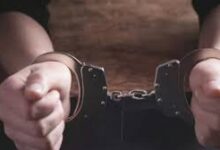 पत्नी पर हसिये से हमला, आरोपी गिरफ्तार