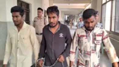 सालों से अंडे का ठेला लगा रहा था बांग्लादेशी दम्पति