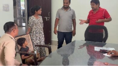व्यापारी की सूझबूझ से परिजनों से मिला गुमशुदा मासूम