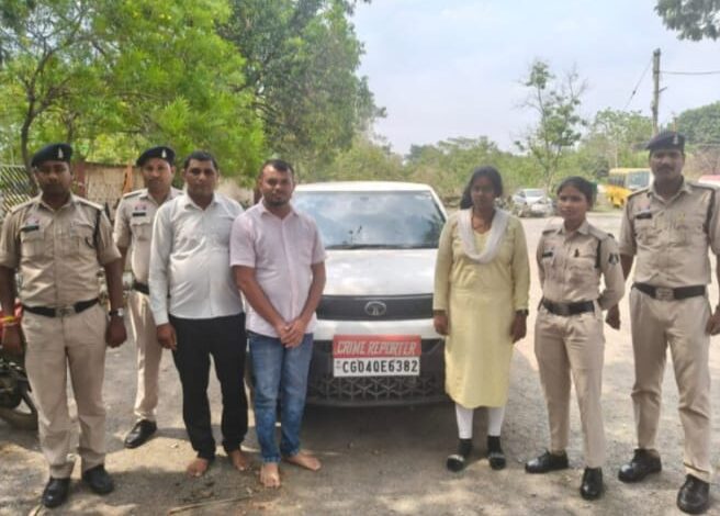 ‘क्राइम रिपोर्टर’ बनकर ईंट भट्ठा संचालकों से वसूली, एक युवती समेत तीन गिरफ्तार ‘क्राइम रिपोर्टर’ बनकर ईंट भट्ठा संचालकों से वसूली, एक युवती समेत तीन गिरफ्तार