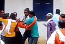 तहसील कार्यालय में पिता-पुत्र की पिटाई