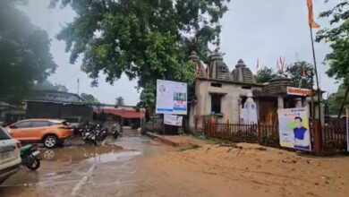 एसडीएम कार्यालय के सामने मंदिर में चोरों का धावा