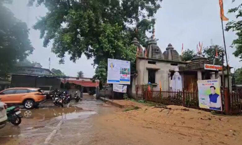 एसडीएम कार्यालय के सामने मंदिर में चोरों का धावा एसडीएम कार्यालय के सामने मंदिर में चोरों का धावा