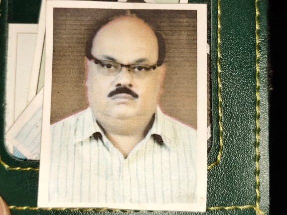 माता के दर्शन करने निकले वीडियोग्राफर ने ट्रेन के सामने कूदकर दी जान माता के दर्शन करने निकले वीडियोग्राफर ने ट्रेन के सामने कूदकर दी जान