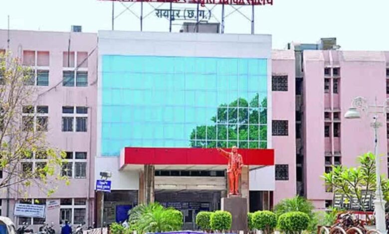 मेकाहारा अस्पताल के गार्ड ने पार किया मरीज का पर्स, हफ्तेभर में हुई दूसरी चोरी मेकाहारा अस्पताल के गार्ड ने पार किया मरीज का पर्स, हफ्तेभर में हुई दूसरी चोरी