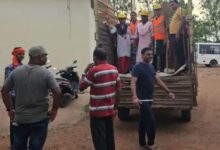 सफाई कर्मी बनकर पहुंची पुलिस, अवैध तरीके से शराब बनाने वालों के खिलाफ की कार्रवाई