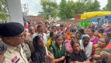 मामूली विवाद में पड़ोसियों पर गाड़ी चढ़ाई, एक की मौत