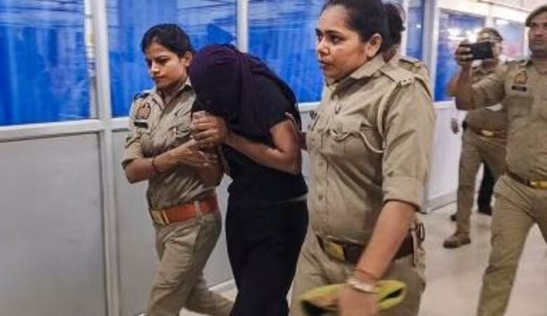 एक ही थाने में रखे गए हैं सोनम और राज, क्राइम सीन रीक्रिएट करेगी पुलिस एक ही थाने में रखे गए हैं सोनम और राज, क्राइम सीन रीक्रिएट करेगी पुलिस