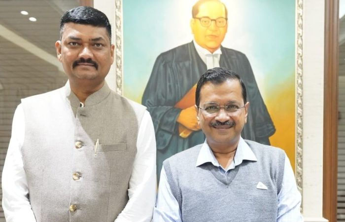 आप विधायक मकवाणा ने दिया इस्तीफा, पढ़े पूरी खबर आप विधायक मकवाणा ने दिया इस्तीफा, पढ़े पूरी खबर