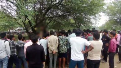 प्रेमी जोड़े का शव फांसी पर लटके मिला