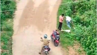 एक वर्दीधारी अफसर ने बड़ी बेरहमी से ली मासूमो की जान