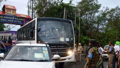 जयकारों के साथ बाबा बर्फानी के भक्तों का पहला जत्था रवाना