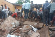 भारी बारिश से स्कूल की छत गिरी, 4 छात्रों की मौत, 17 घायल