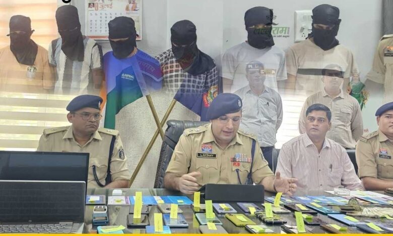 ऑनलाइन सट्टा खिलाने वाले 6 लोग गिरफ्तार, 20 करोड़ से ज्यादा का लेनदेन ऑनलाइन सट्टा खिलाने वाले 6 लोग गिरफ्तार, 20 करोड़ से ज्यादा का लेनदेन
