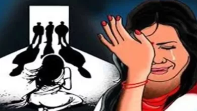 दुष्कर्म की शिकार नाबालिग का वरिष्ठ डॉक्टर ने जाँच से किया इंकार दुष्कर्म की शिकार नाबालिग का वरिष्ठ डॉक्टर ने जाँच से किया इंकार