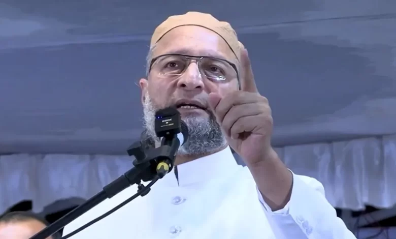 ओवैसी ने वक्फ कानून और यूपी में कांवड़ यात्रा को लेकर NDA पर जमकर साधा निशाना ओवैसी ने वक्फ कानून और यूपी में कांवड़ यात्रा को लेकर NDA पर जमकर साधा निशाना