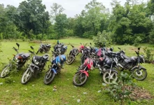 चैतुरगढ़ में जुआ खेलते 15 लोग पकड़ाए, 18 बाइक और एक कार जप्त