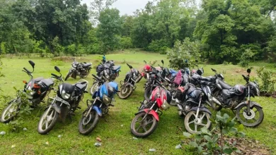 चैतुरगढ़ में जुआ खेलते 15 लोग पकड़ाए, 18 बाइक और एक कार जप्त