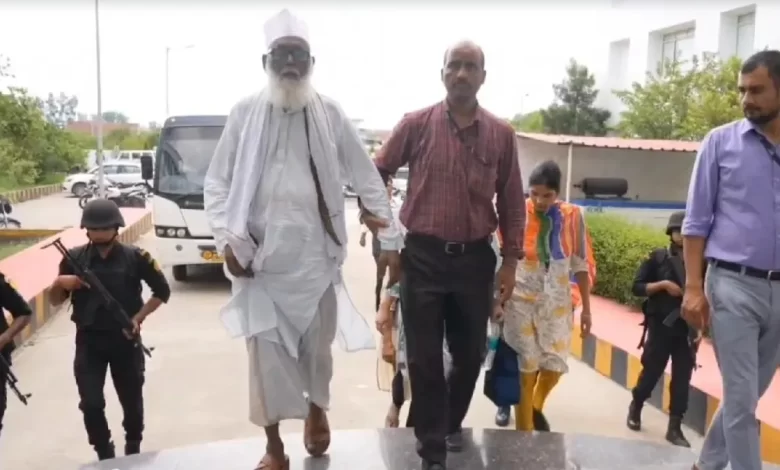 छांगुर को धर्मांतरण में चार सरकारी अधिकारी भी करते थे सहयोग छांगुर को धर्मांतरण में चार सरकारी अधिकारी भी करते थे सहयोग