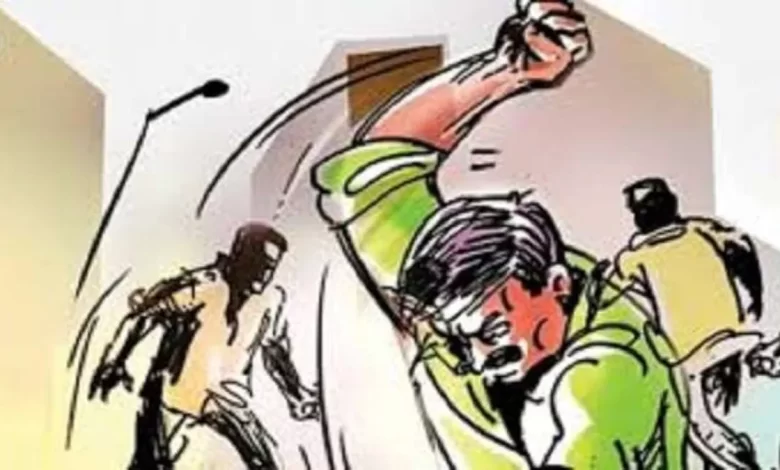 दबंगों ने की किसान की जमीन हथियाने की कोशिश दबंगों ने की किसान की जमीन हथियाने की कोशिश
