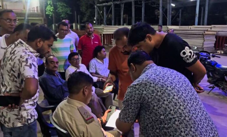 बम्लेश्वरी मंदिर ट्रस्ट कार्यालय में मचा हंगामा, पढ़े पूरी खबर बम्लेश्वरी मंदिर ट्रस्ट कार्यालय में मचा हंगामा, पढ़े पूरी खबर