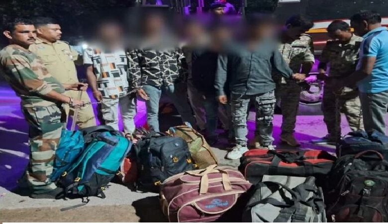 बस से 92 किलो गांजे के साथ चार तस्कर गिरफ्तार बस से 92 किलो गांजे के साथ चार तस्कर गिरफ्तार