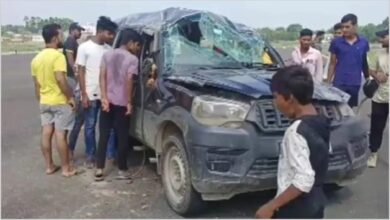हवाईअड्डे के रनवे पर रील बनाने के चक्कर में हुआ एक्सिडेंट, चार युवक जख्मी