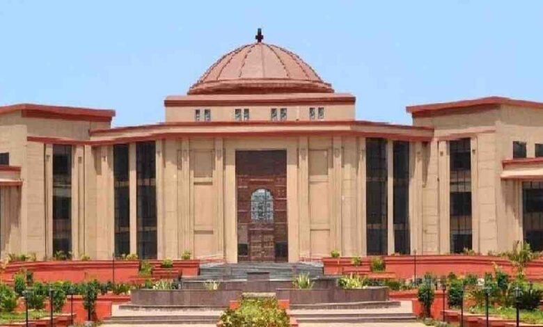नवजात की हत्या के दोषी मां की याचिका ख़ारिज, उम्रकैद की सजा सही: हाईकोर्ट नवजात की हत्या के दोषी मां की याचिका ख़ारिज, उम्रकैद की सजा सही: हाईकोर्ट