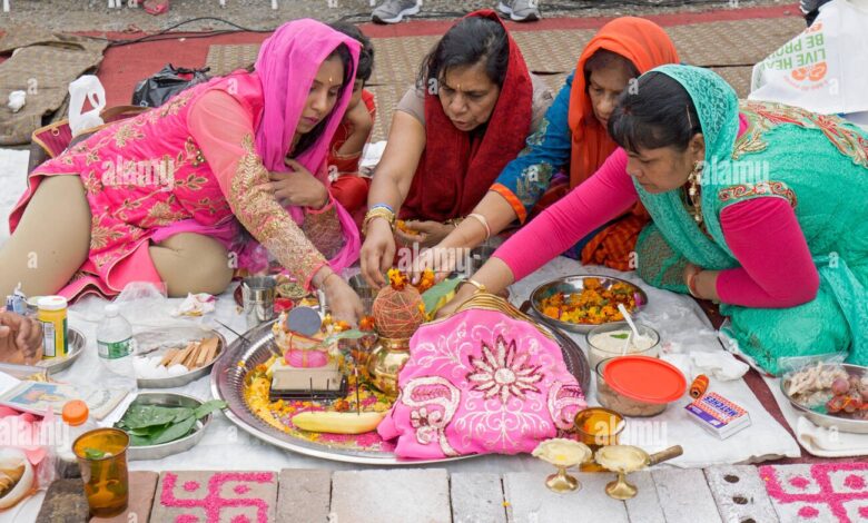 12 मुसलमानों की सनातन धर्म में वापसी , यज्ञ कर पहुंचे अपने घर 12 मुसलमानों की सनातन धर्म में वापसी , यज्ञ कर पहुंचे अपने घर