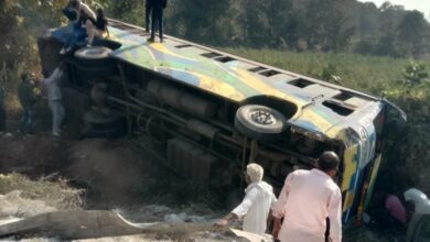 भयानक बस हादसा : 8 की मौत, 24 घायल भयानक बस हादसा : 8 की मौत, 24 घायल