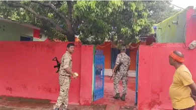 आईटी की पोड़ी और मनेन्द्रगढ़ में दबिश