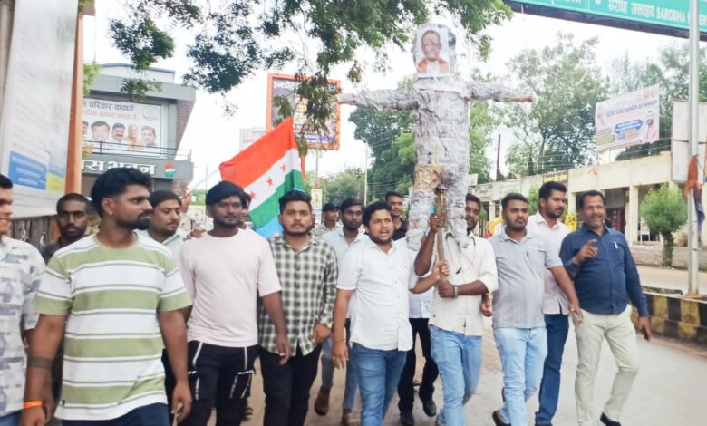 पीडब्लूडी परीक्षा में धांधली, एनएसयूआई ने फूका मुख्यमंत्री का पुतला पीडब्लूडी परीक्षा में धांधली, एनएसयूआई ने फूका मुख्यमंत्री का पुतला