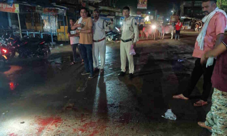 पारिवारिक विवाद में ऑटो चालक की चाकू से हत्या पारिवारिक विवाद में ऑटो चालक की चाकू से हत्या