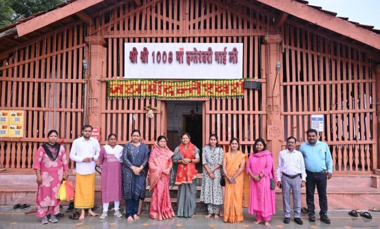 माँ दंतेश्वरी की महिला विकास मंत्री लक्ष्मी राजवाड़े ने किए दर्शन माँ दंतेश्वरी की महिला विकास मंत्री लक्ष्मी राजवाड़े ने किए दर्शन