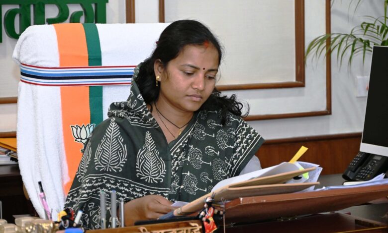 मंत्री राजवाड़े के प्रयास से सूरजपुर को मिली सड़कों की सौगात मंत्री राजवाड़े के प्रयास से सूरजपुर को मिली सड़कों की सौगात