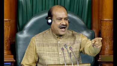 विपक्ष के हंगामे पर लोकसभा अध्यक्ष ने लगाईं फटकार विपक्ष के हंगामे पर लोकसभा अध्यक्ष ने लगाईं फटकार