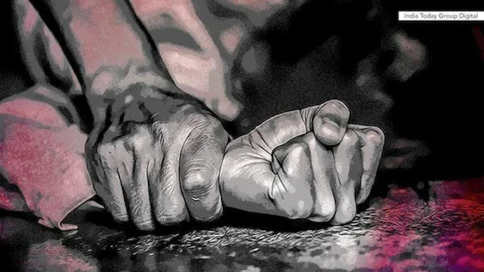 नाबालिग लड़की का अपहरण कर, ट्रेन में बलात्कार नाबालिग लड़की का अपहरण कर, ट्रेन में बलात्कार