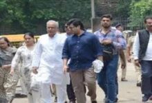 चैतन्य को बेवजह फसाया जा रहा, सपरिवार मिलने पहुंचे बघेल