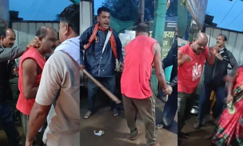 लड़की से छेड़छाड़, माँ ने की होटल मालिक की पिटाई लड़की से छेड़छाड़, माँ ने की होटल मालिक की पिटाई